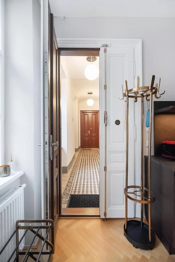 Hochwertiges Apartment Mit Direkter Anbindung Zum Zentrum In Hippen Viertel Vienna Austria